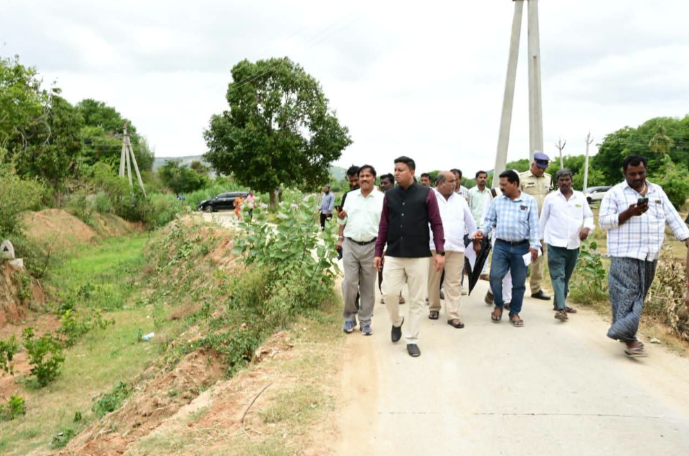 రూ.25 లక్షల సీఎస్ఆర్ నిధులతో కందూరు వంక ఆనకట్ట పునర్నిర్మాణం...‌అన్నమయ్య జిల్లా కలెక్టర్ నిశాంత్ కుమార్